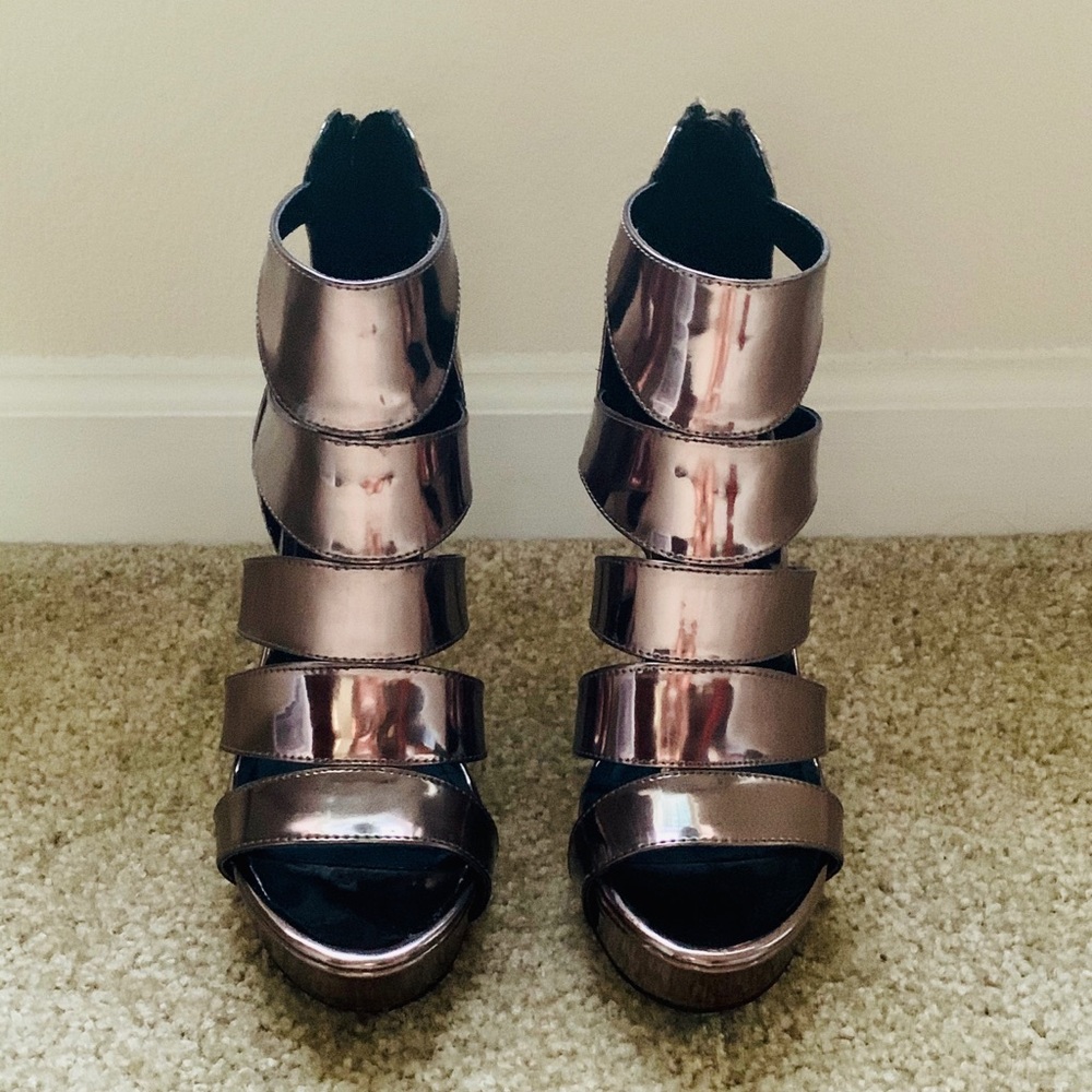 High heels - Picture 2 of 4